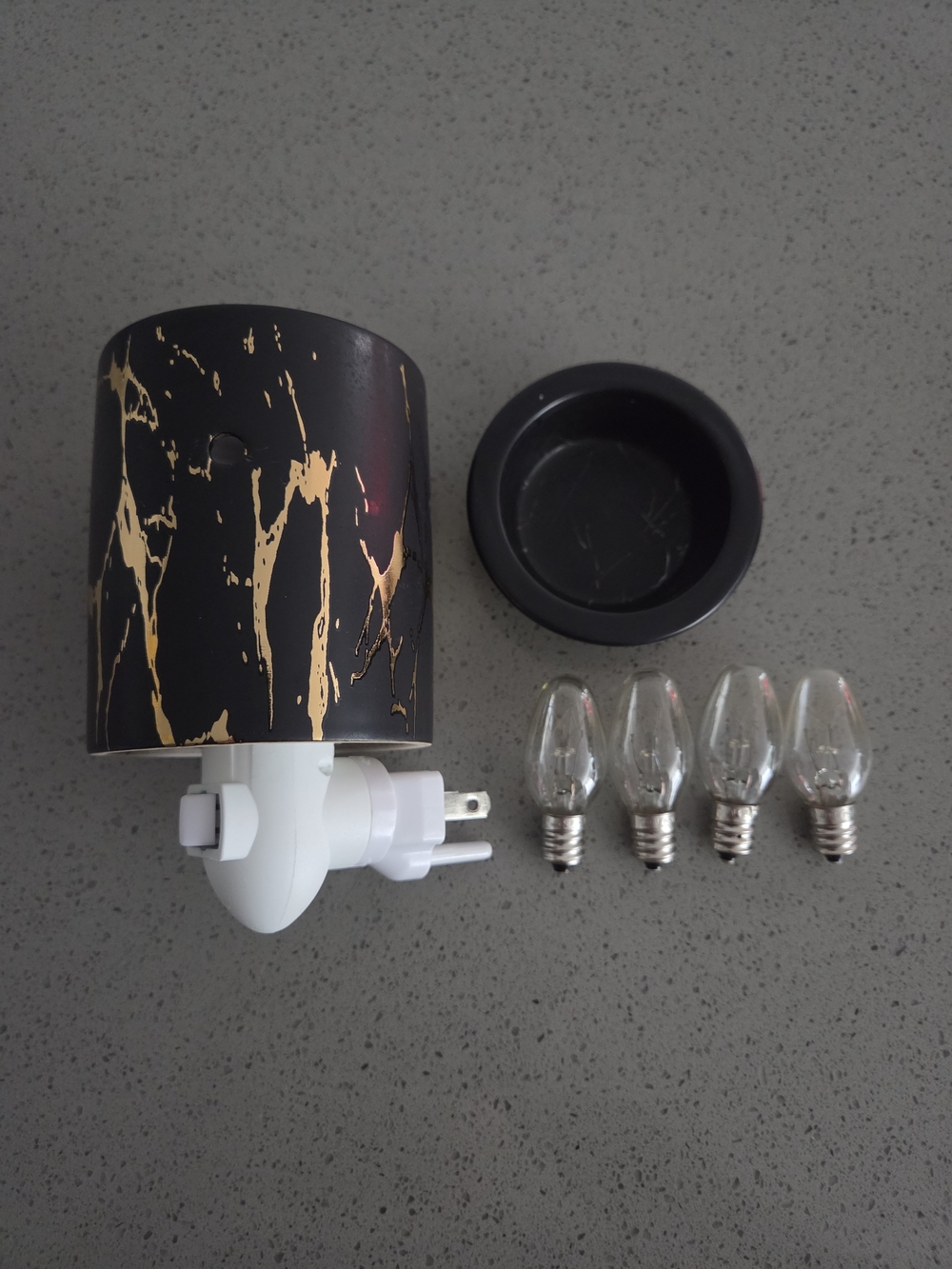 Amazon Essentials Black and Gold Plug-In Wax Melt Warmer Night Light